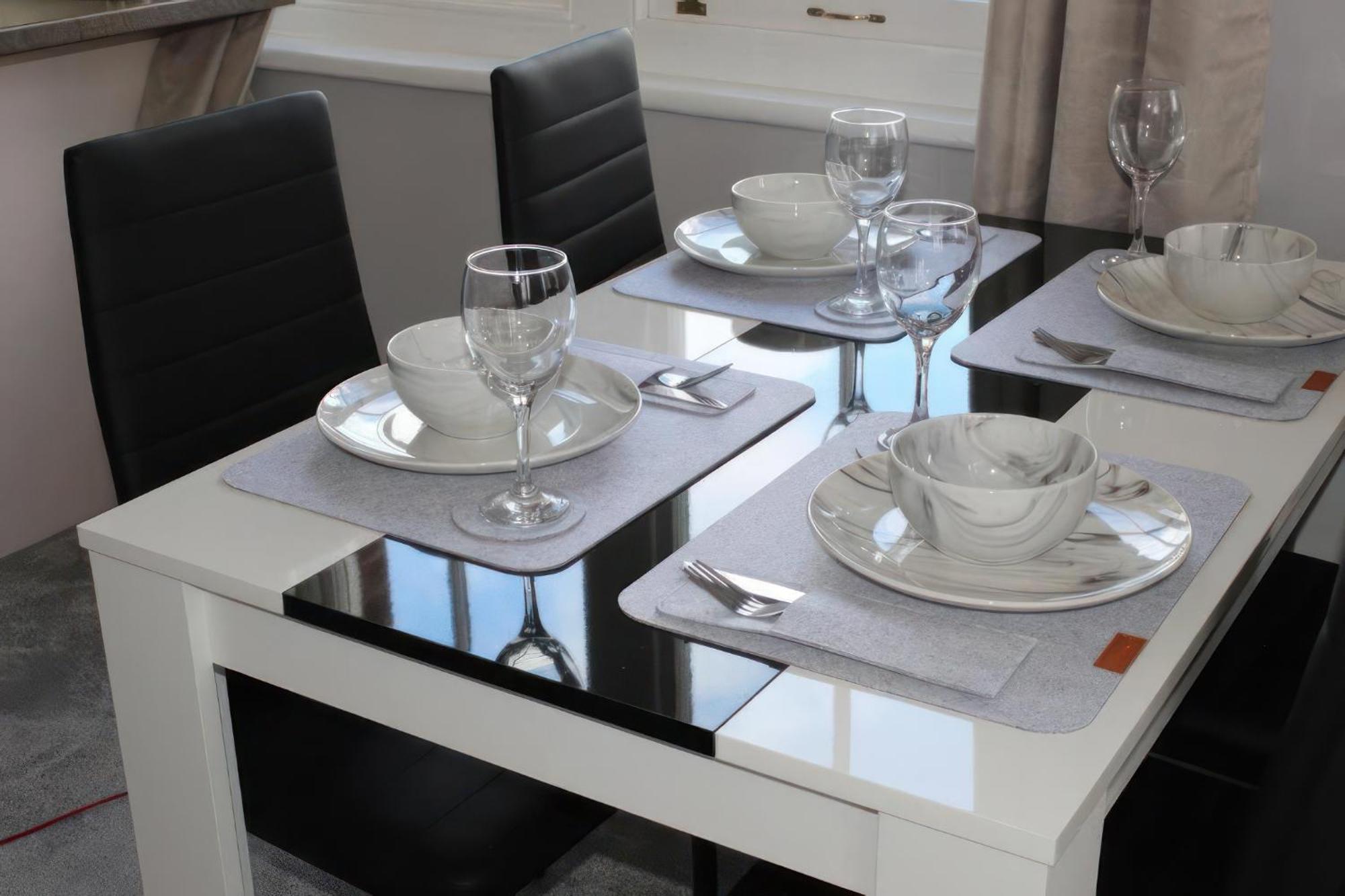 Lovely 2 Bed 2 Bath Flat With Free Parking Poole Eksteriør billede