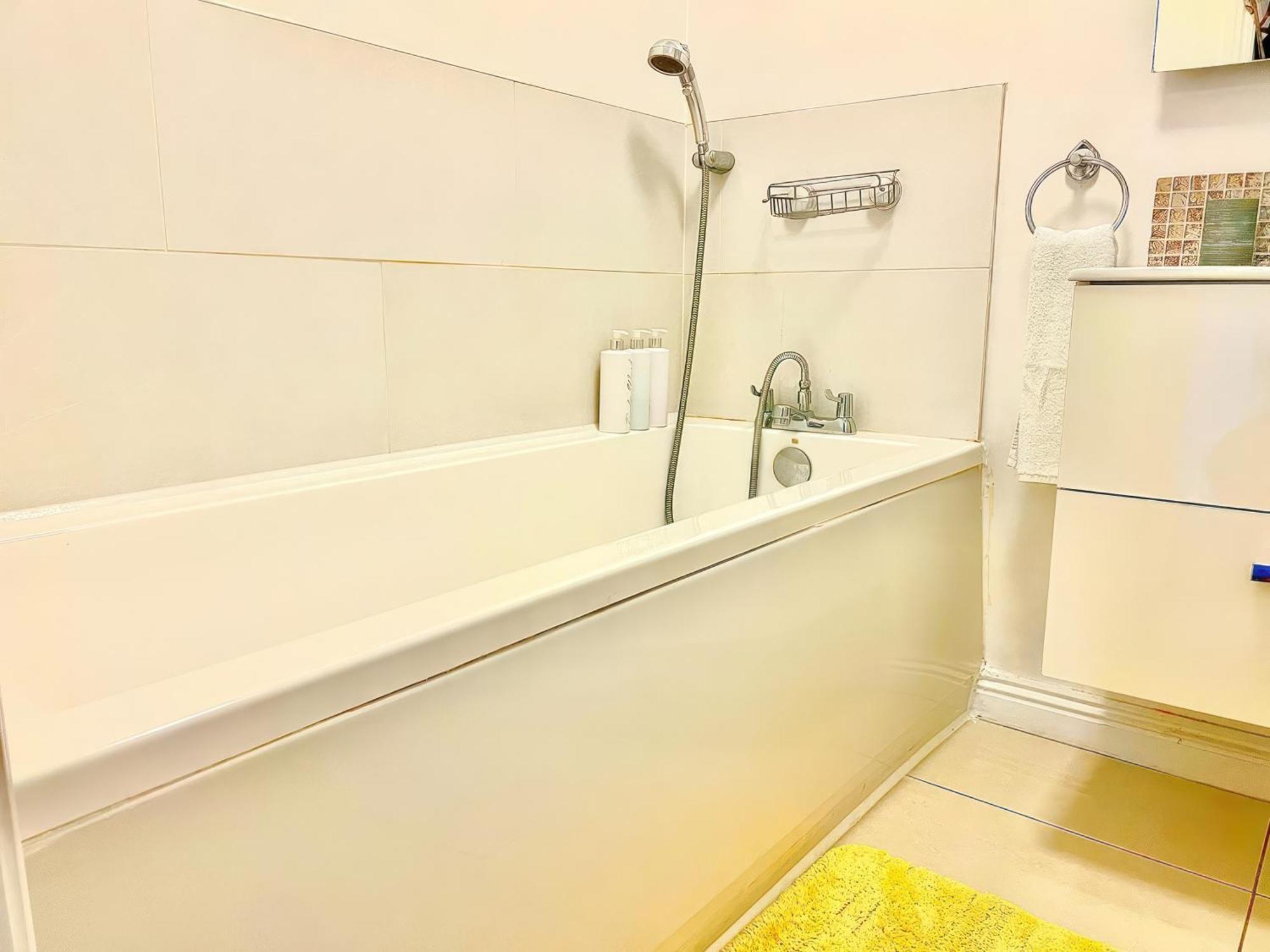 Lovely 2 Bed 2 Bath Flat With Free Parking Poole Eksteriør billede