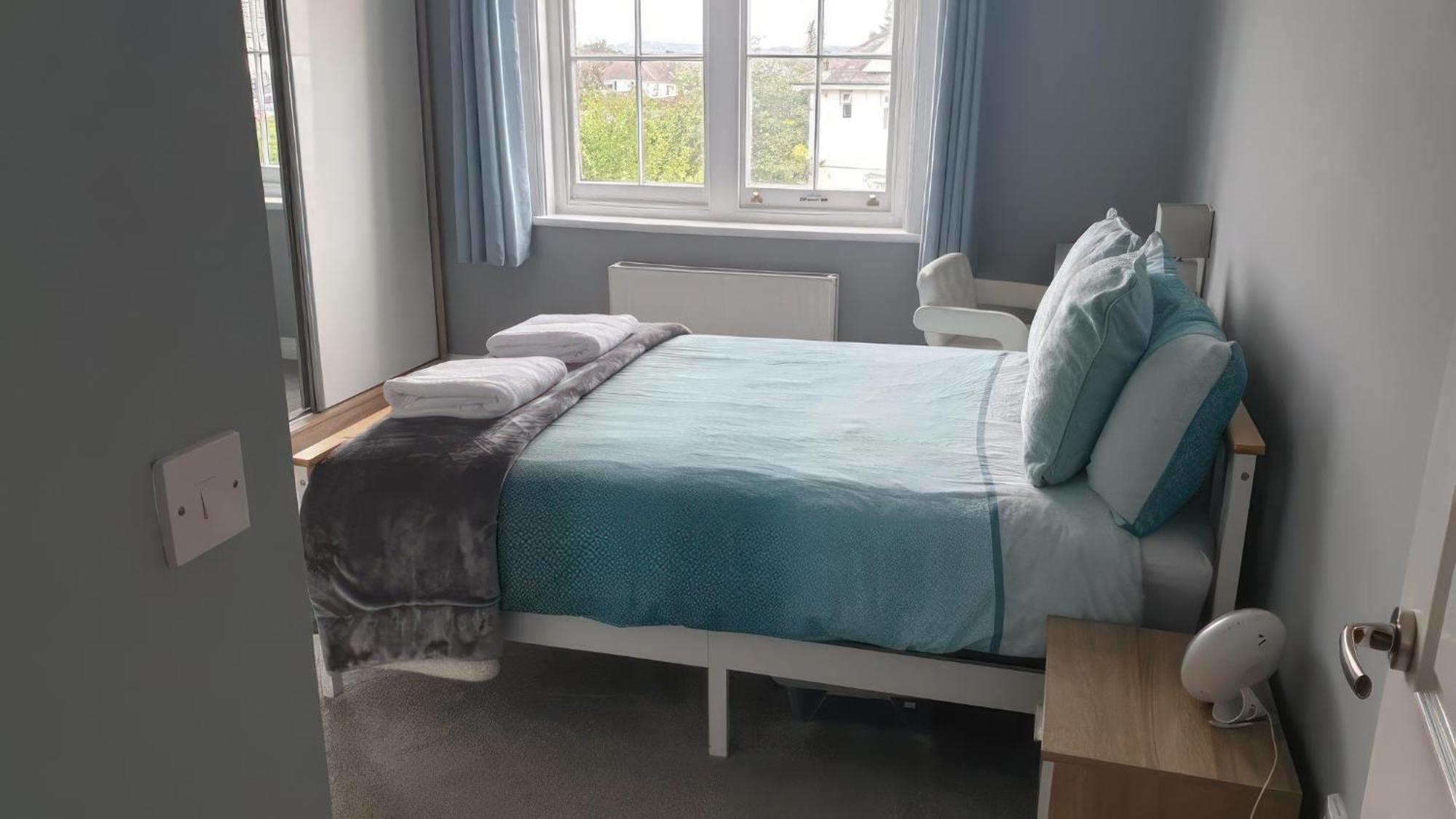 Lovely 2 Bed 2 Bath Flat With Free Parking Poole Eksteriør billede