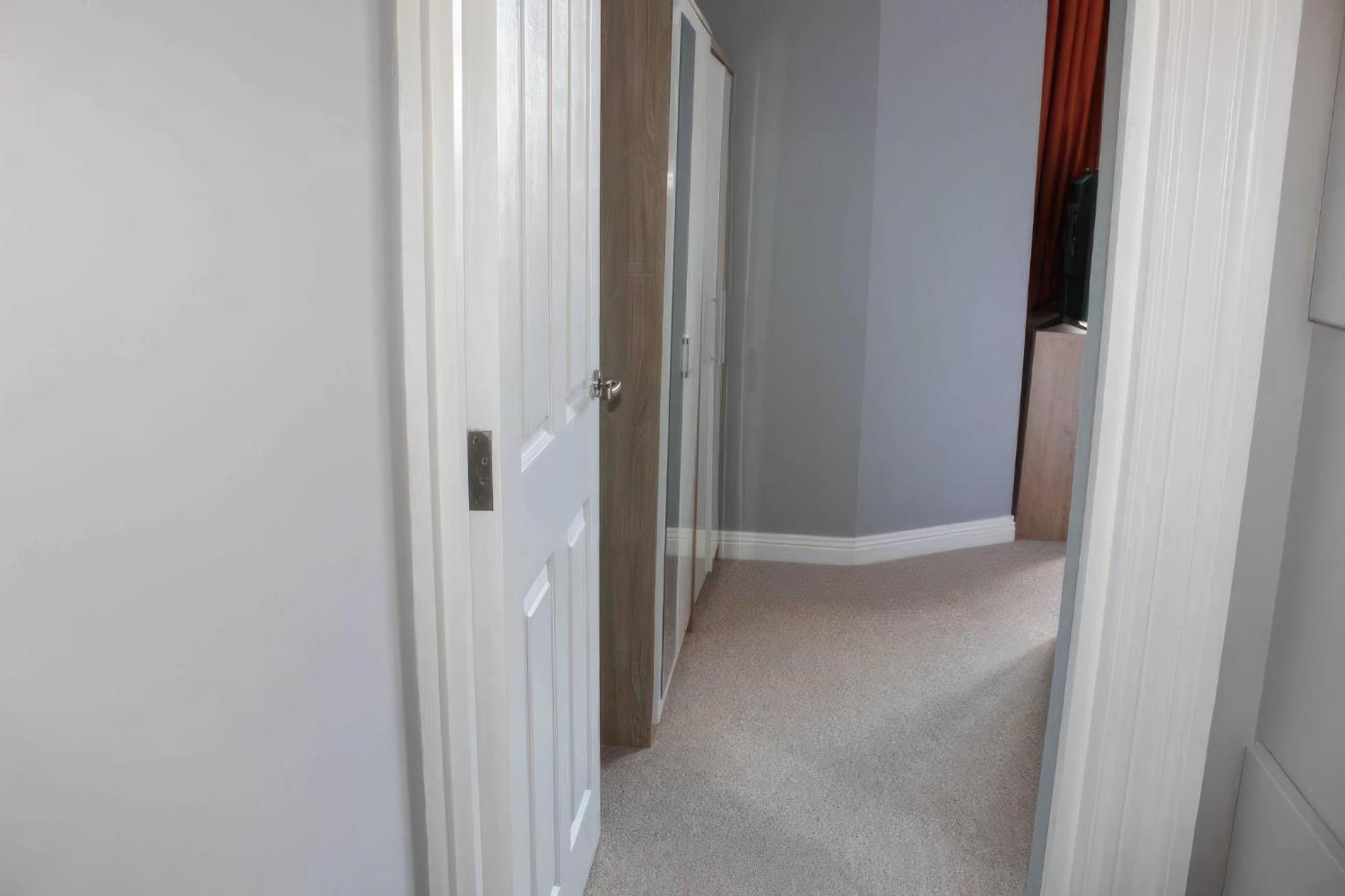 Lovely 2 Bed 2 Bath Flat With Free Parking Poole Eksteriør billede