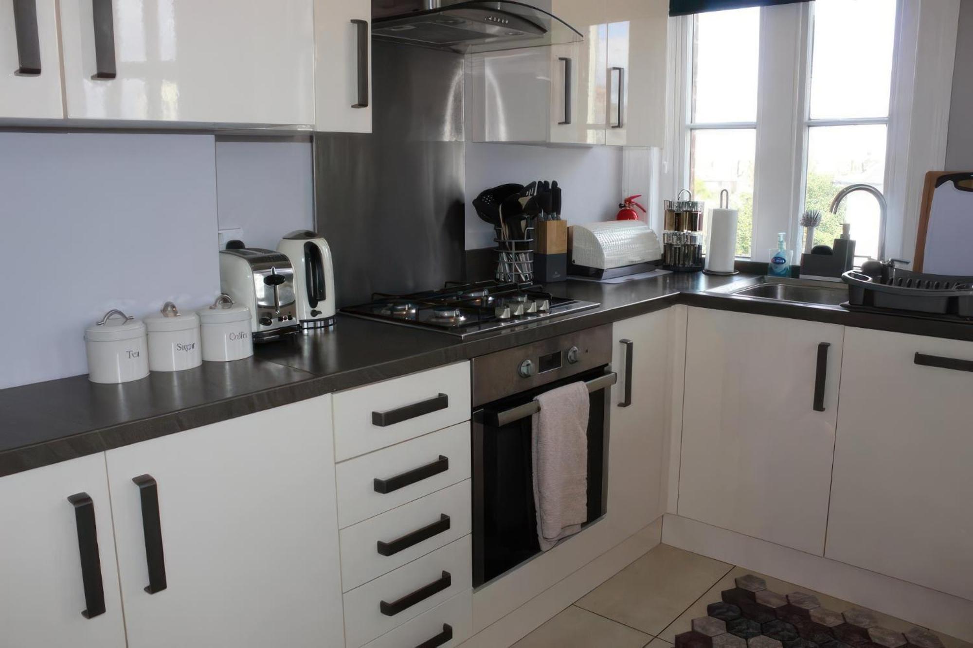 Lovely 2 Bed 2 Bath Flat With Free Parking Poole Eksteriør billede