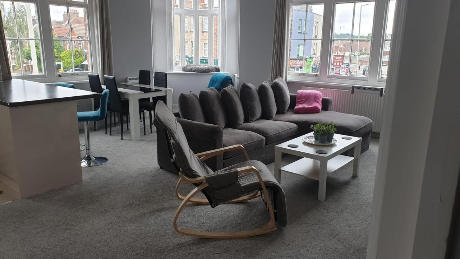 Lovely 2 Bed 2 Bath Flat With Free Parking Poole Eksteriør billede